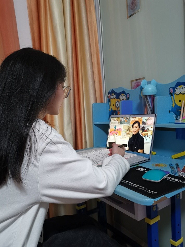 色彩 吴佳佳.jpg